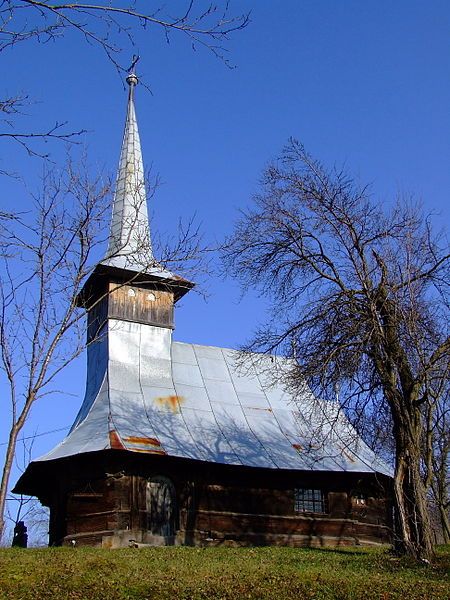 File:Biserica din Vadurele.JPG