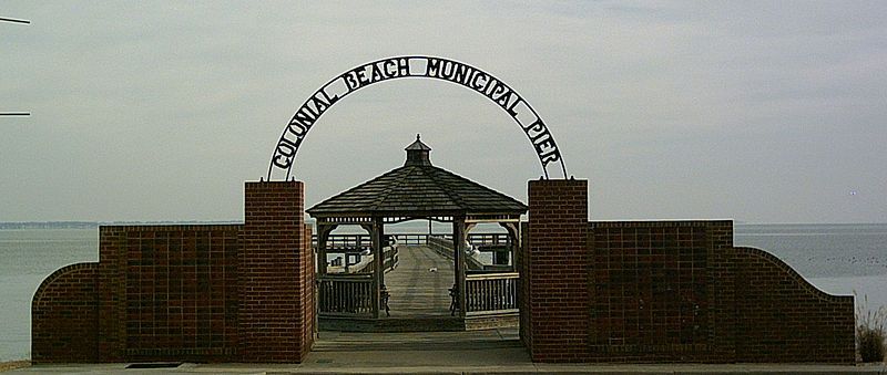 File:ColonialBeachPier.jpg