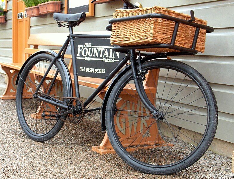 File:Delivery Bike, Parkend.JPG