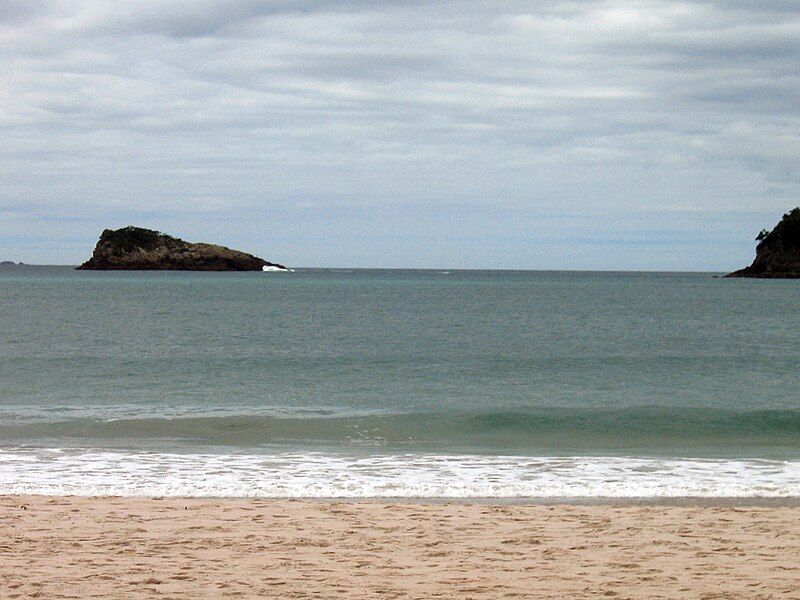 File:Hahei Beach 1.jpg