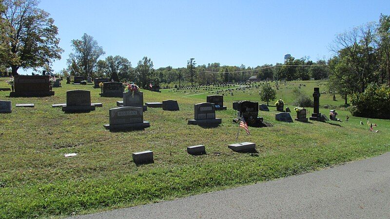 File:HillsboroCemetery31.JPG