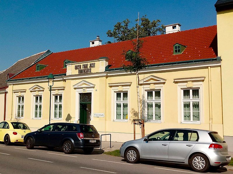 File:Kaiser-Franz-Josef-Kindergarten Laxenburg 01.jpg