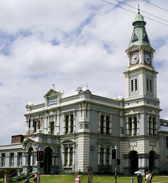 File:LTownHall.jpg