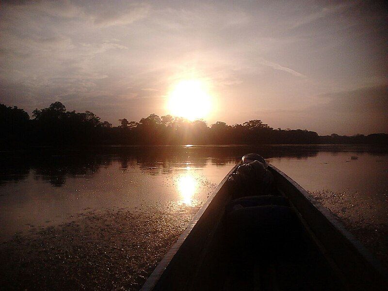 File:RioAtrato al atardecer.jpg