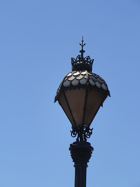 File:Rondebosch Fountain lamp.JPG