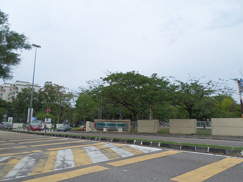 File:Sultan Ismail Hospital.jpg