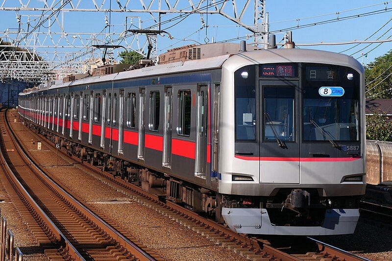 File:Tokyu-Series5080-5187F 8cars.jpg