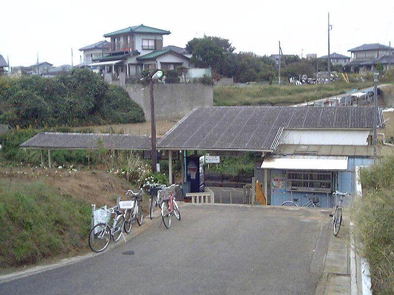 File:Tonoyamaeki.JPG