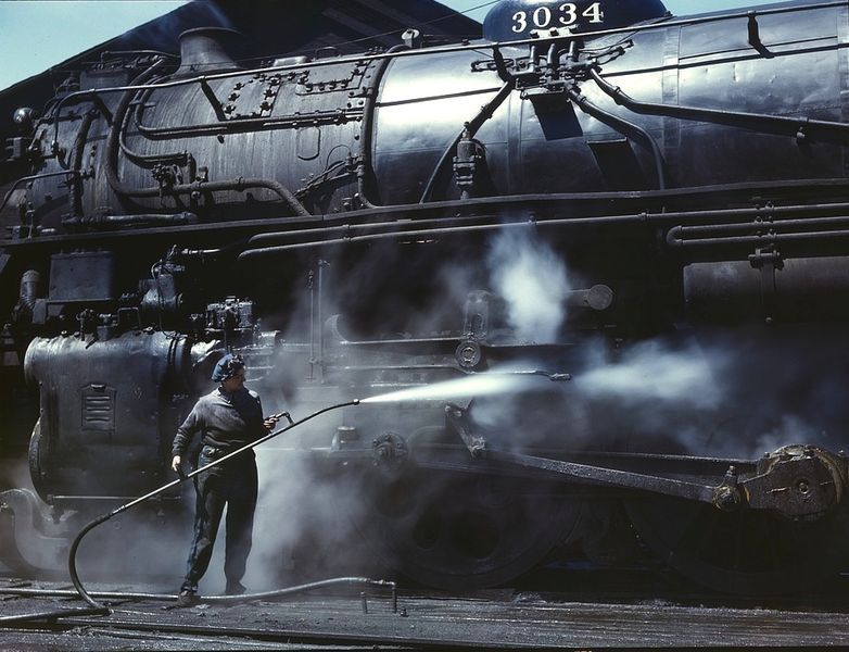 File:Washing loco.jpg