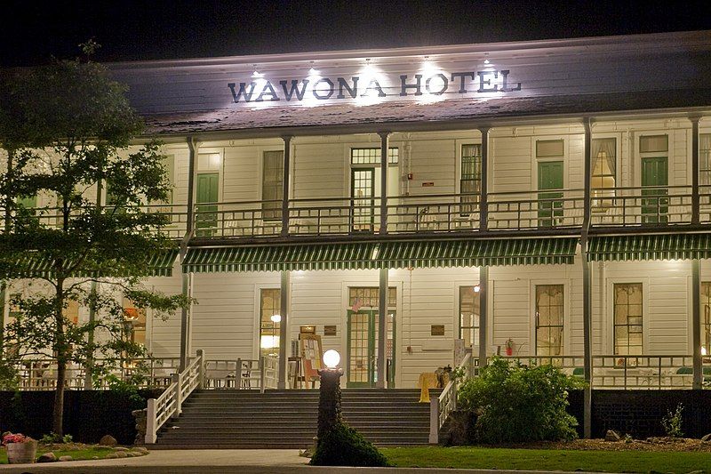 File:Wawona Hotel1.jpg