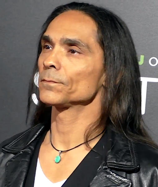 File:Zahn McClarnon 2016.png