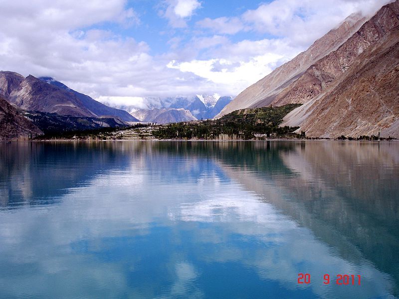 File:Attabad Lake, Pakistan.jpg