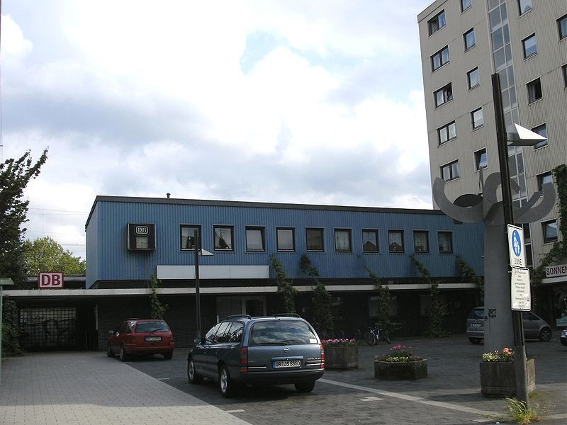 File:Bahnhof Osterfeld-Sued.jpg