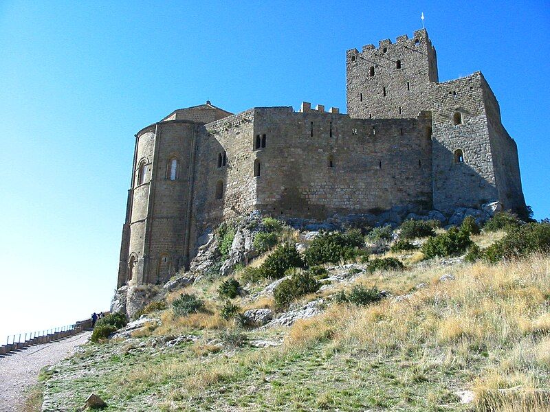 File:Castillo de Loarre.jpg