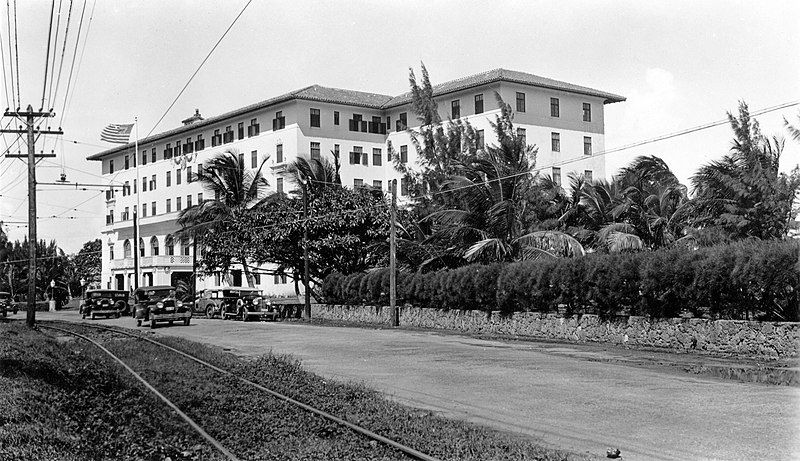 File:Condado-Beach-Hotel.jpg