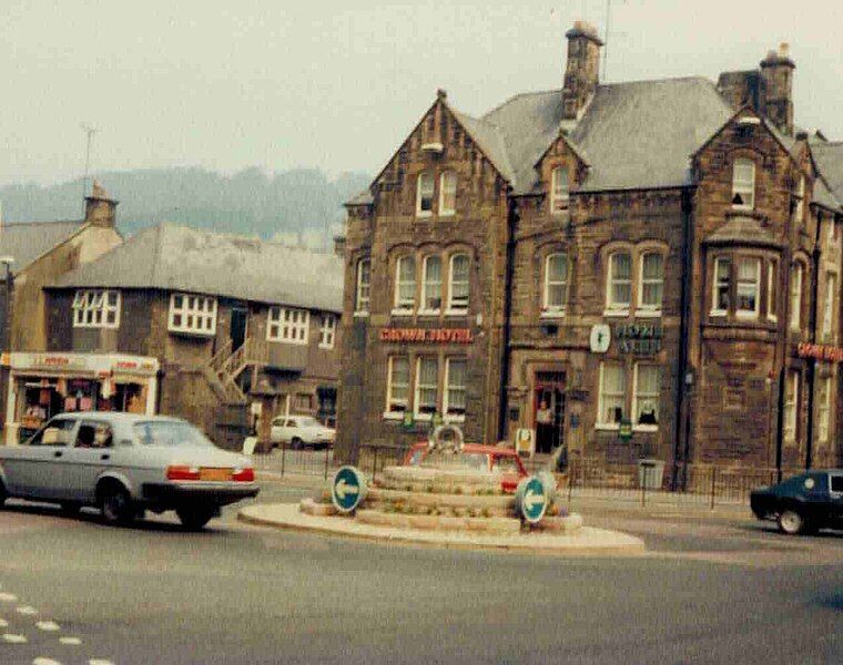 File:Crown Hotel Matlock.jpg