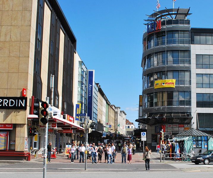 File:Holsten strasse Kiel.JPG