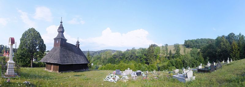 File:Hrabova Roztoka church.jpg