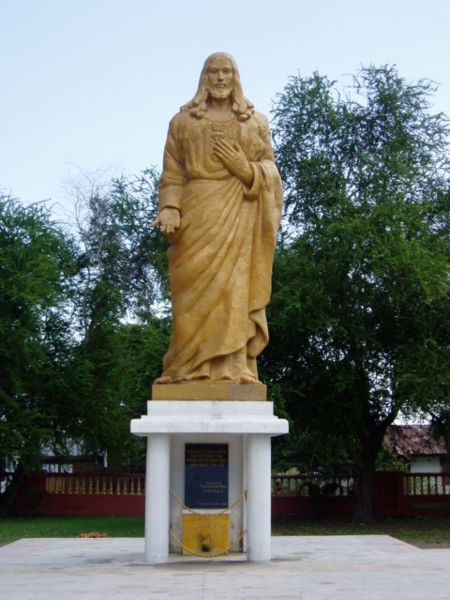 File:Jesus Statue Maumere.jpg