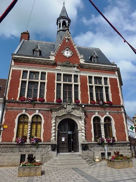 File:Lillers (Pas-de-Calais) mairie.JPG