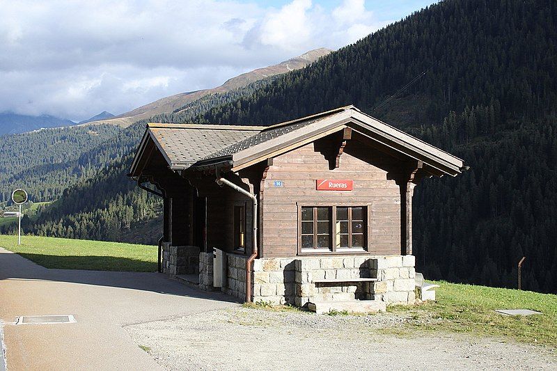 File:Rueras 200915.jpg