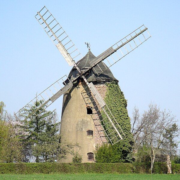 File:Schnarsleben Windmühle.jpg