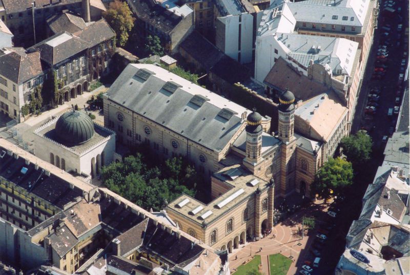 File:Synagogue - Budapest.jpg