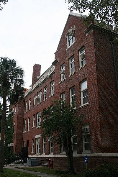 File:UFHistoricBuildingNewellHall.JPG