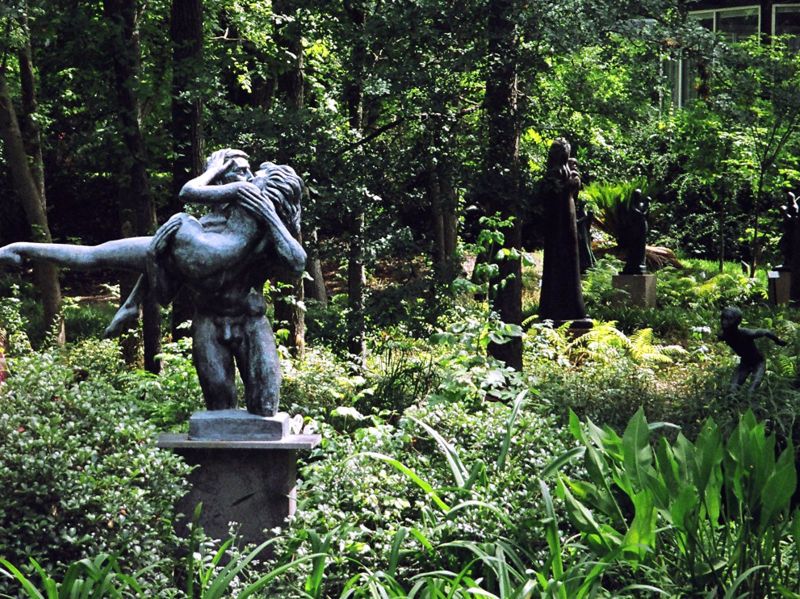 File:Umlauf garden1 2006.jpg