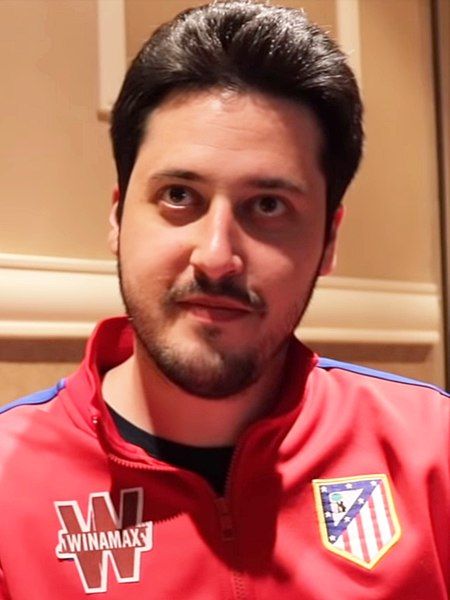 File:Adrián Mateos 2019.jpg