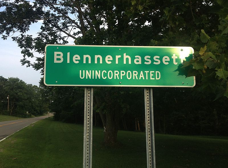 File:Blennerhassett, WV.JPG