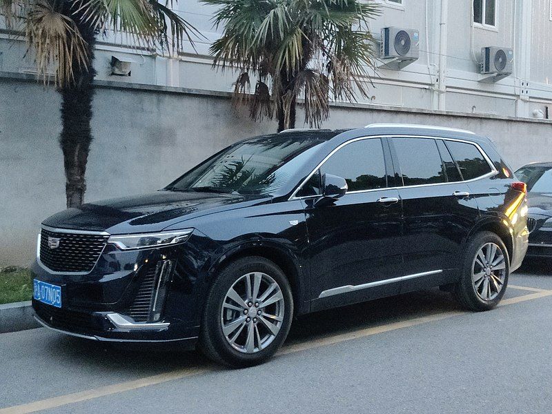 File:Cadillac XT6 IMG001.jpg