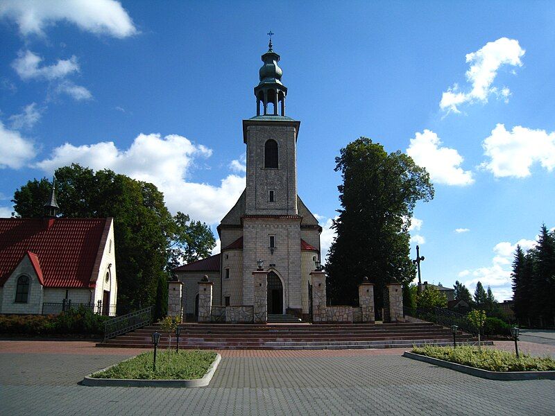 File:ChurchGolaczewy.JPG