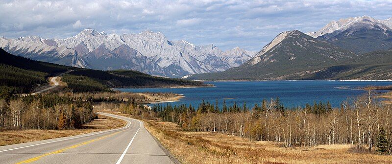 File:EastofSaskatchewanRiverCrossing.jpg