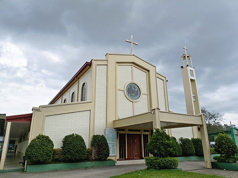 File:Holy Family Parish.jpg