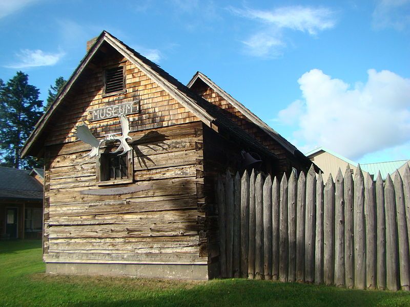 File:Madeline Island Museum1.jpg