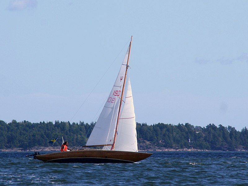 File:Neptunkryssare.jpg