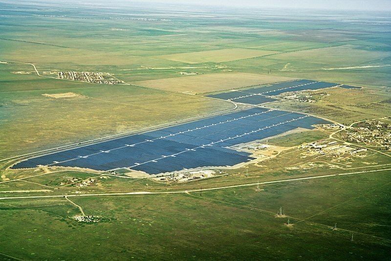 File:Okhotnykovosolarpark.jpg