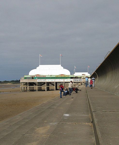 File:Pier Burnham-on-Sea.jpg