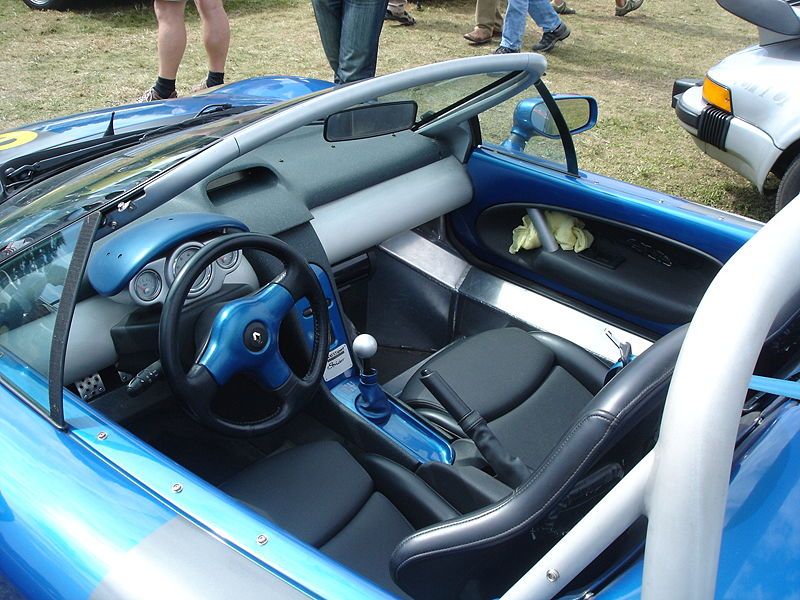 File:Renault Spider Innenraum.jpg