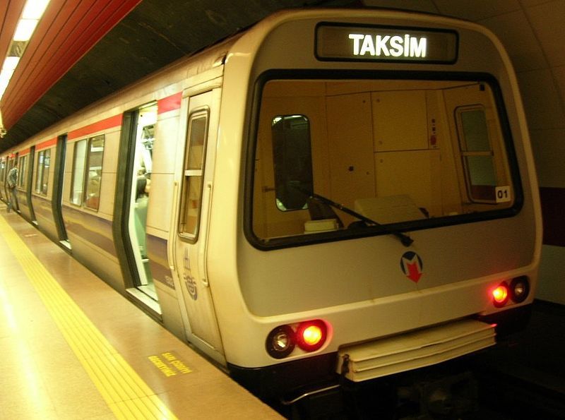 File:Taksim metrosu.jpg