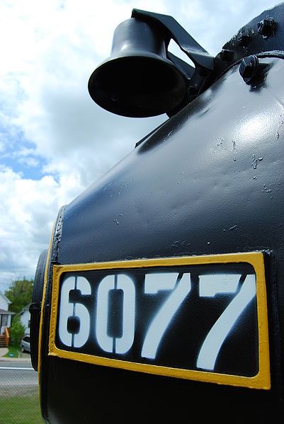 File:6077 with bell.JPG