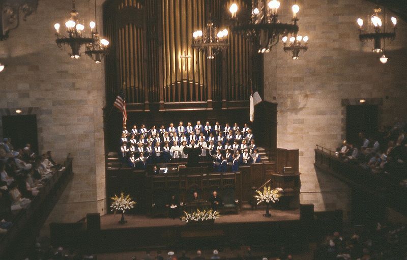 File:6408-HollywoodFirstPresbChurchChoir.jpg