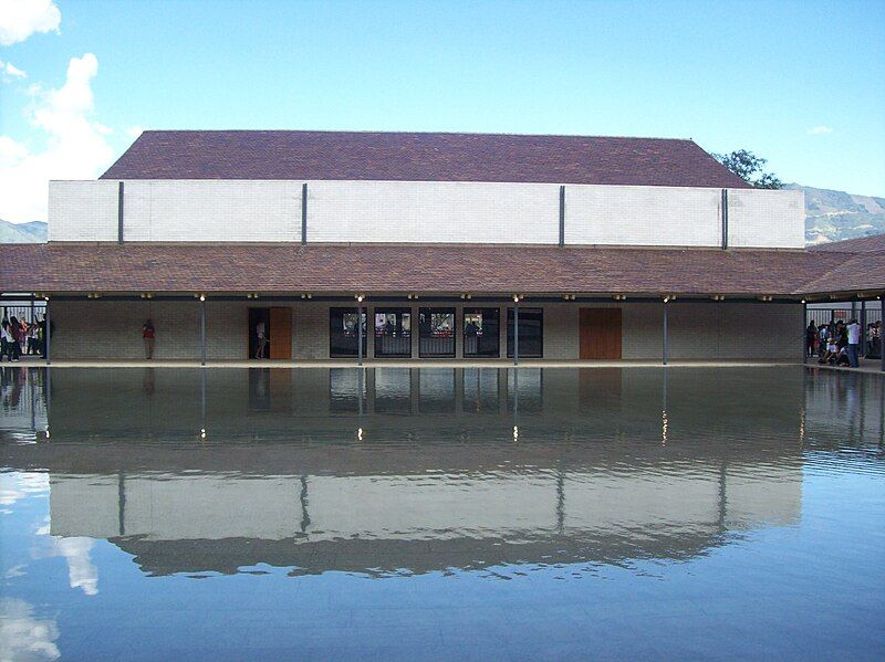 File:Biblioteca Belen(1)-Medellin.jpg