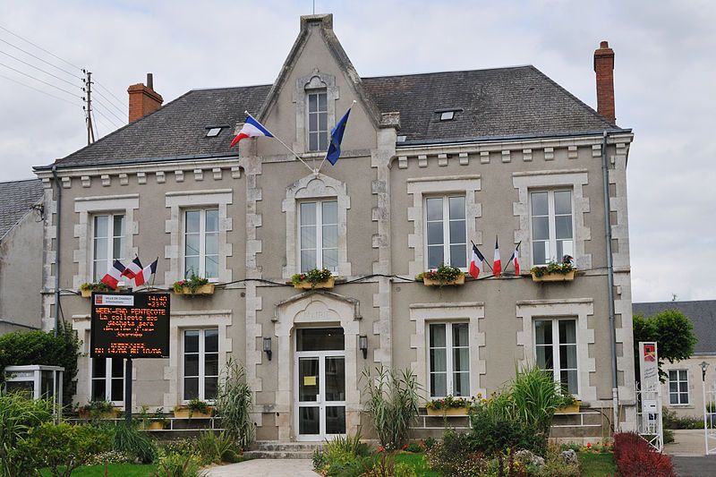 File:Chaingy mairie 2.jpg