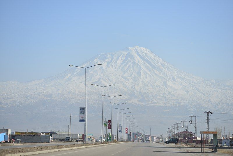 File:Doğubeyazıttan Ağrı Dağı.jpg