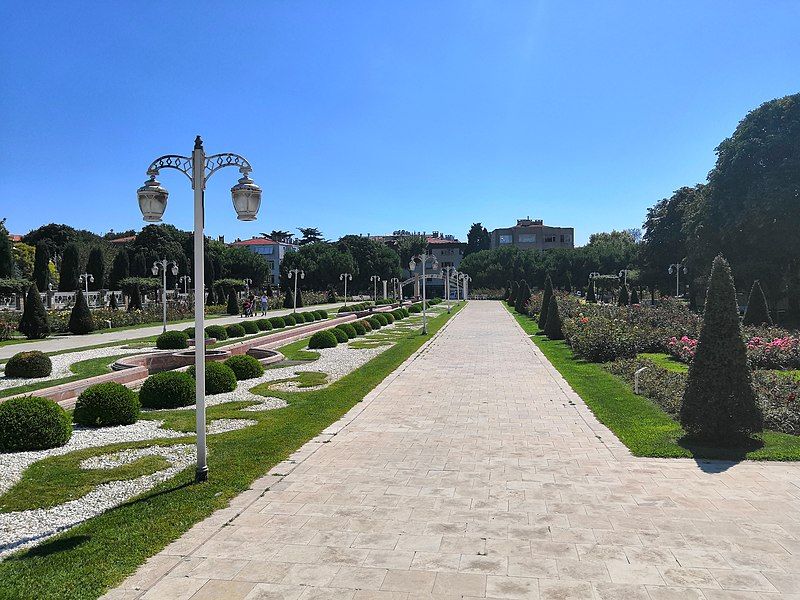 File:Göztepe Parkı.jpg