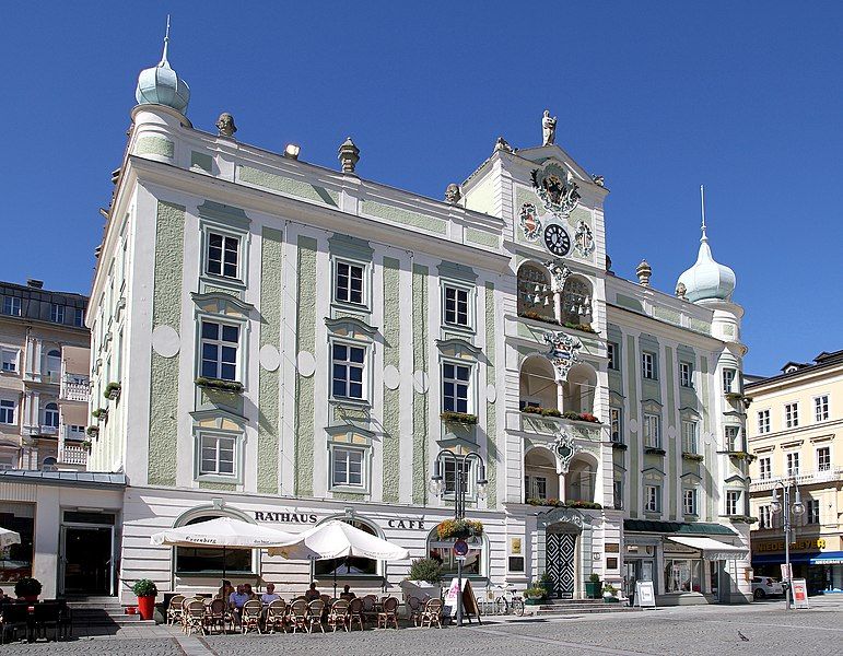 File:Gmunden - Rathaus.JPG