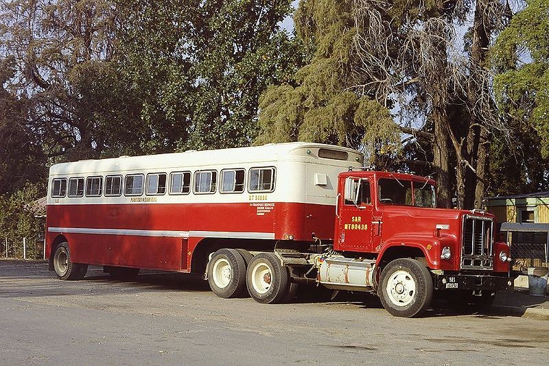 File:HGG-Sattelomnibus-April1985.jpg