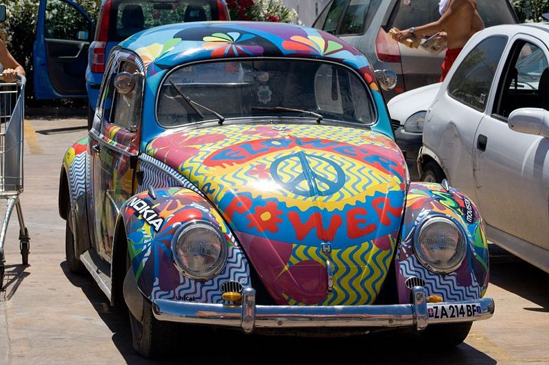 File:Hippie bug! (1043753793).jpg